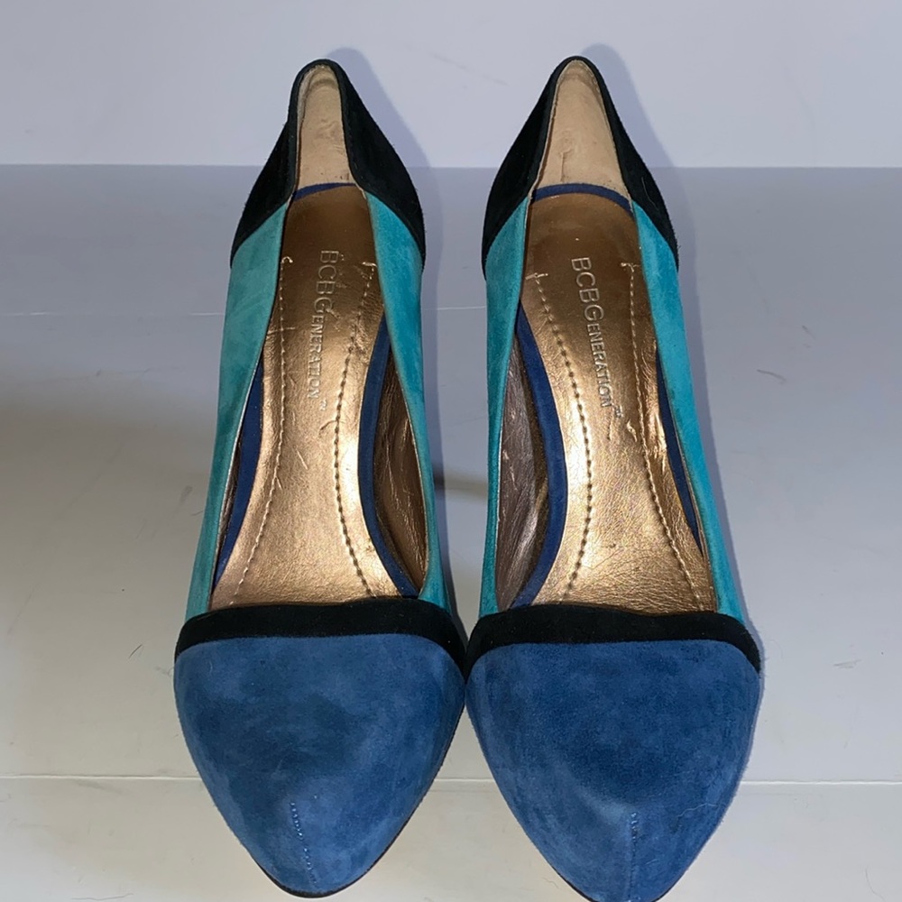 BCBGeneration Suede Blue, Teal, and Black Colorblock Heels Size 6